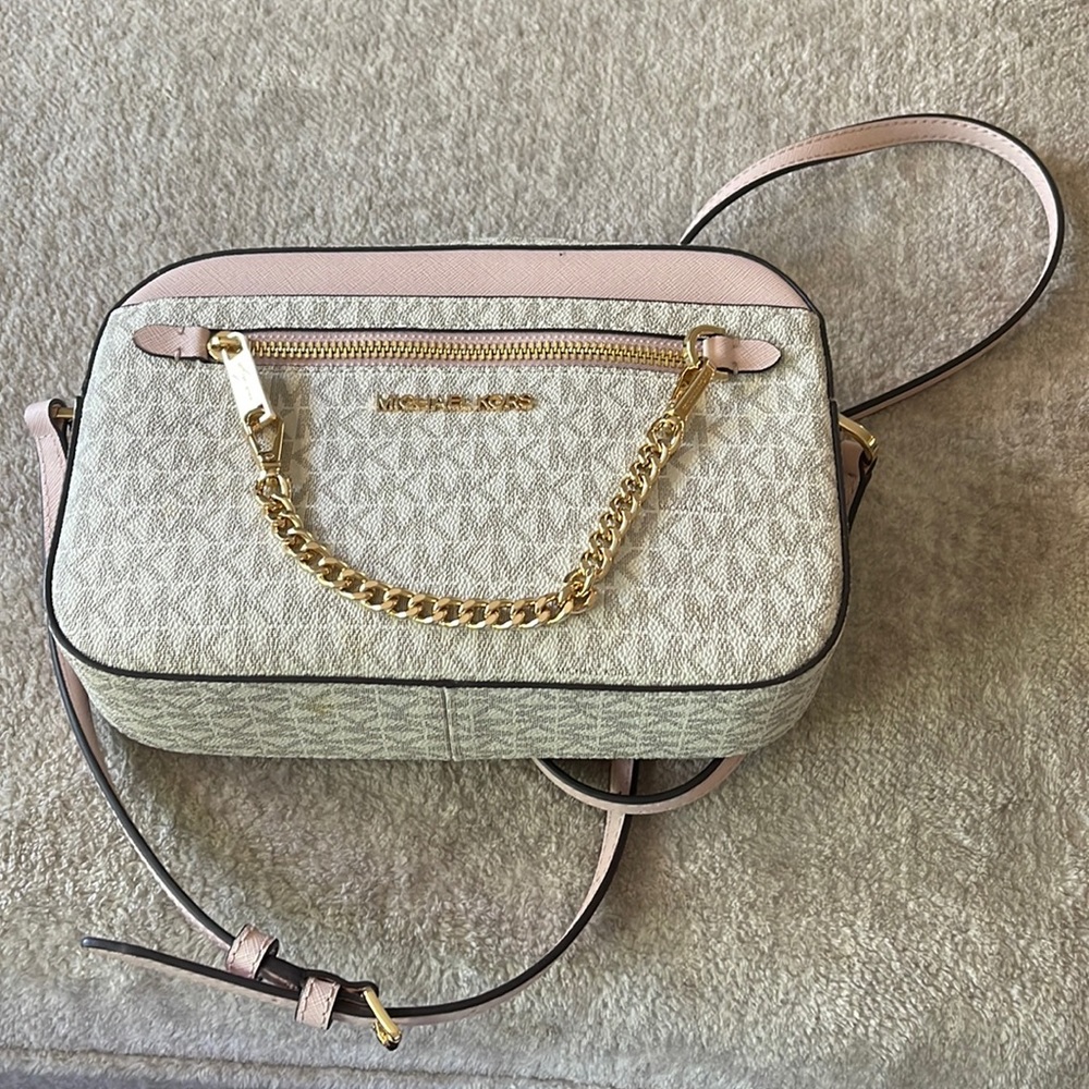 Used once Michael Kors crossbody bag